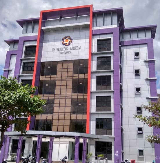 universitas amikom yogyakarta